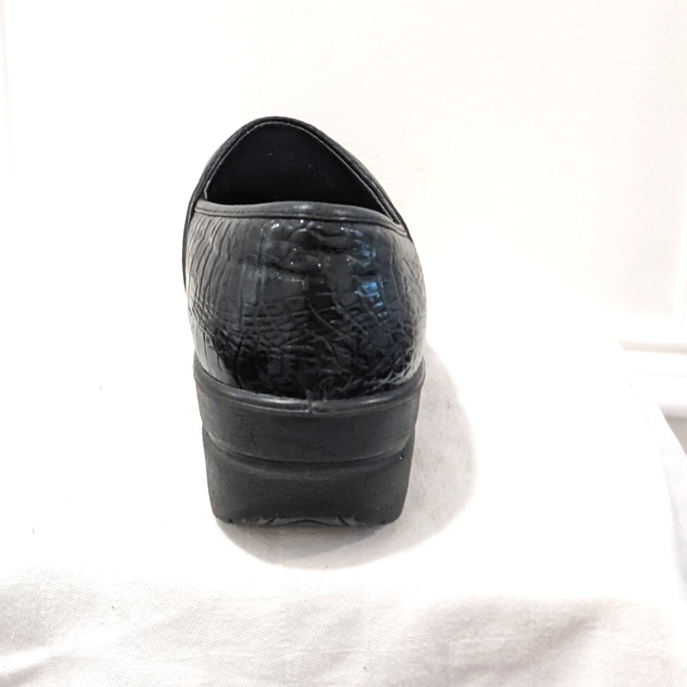 Leather clogs by Cushion Aire - Picture 11 of 14